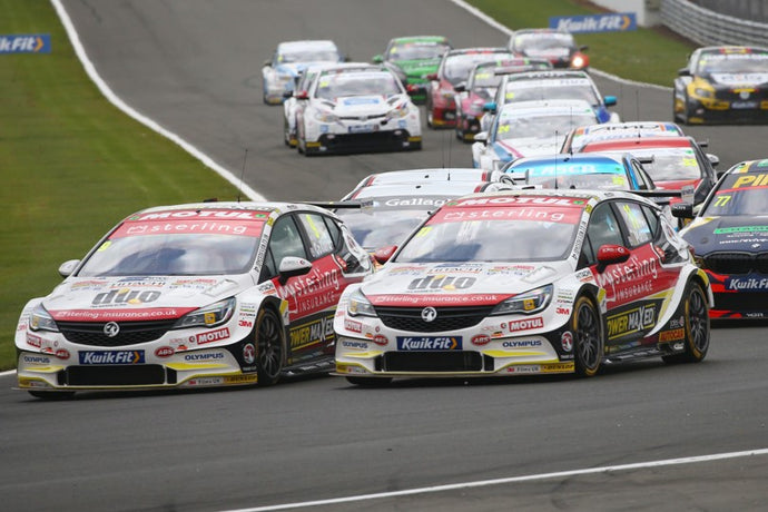 Sterling Insurance with Power Maxed Racing Starts Racking Up the Points at Successful Donington Park Weekend