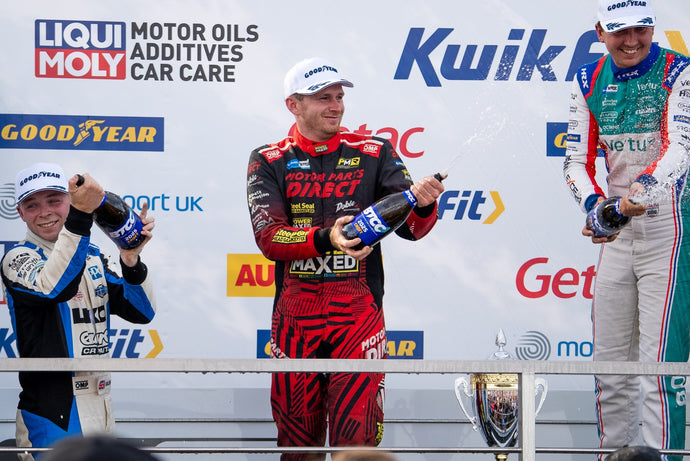 Mikey Doble Secures Fifth Independent Victory and Championship Lead at Croft
